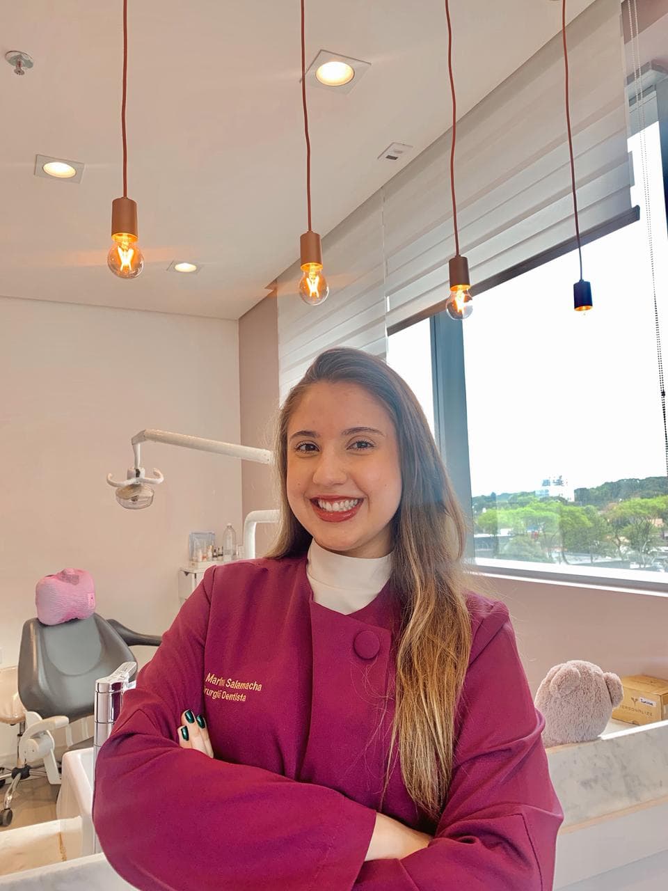 Dra. Marina Salamacha, cirurgiã-dentista em Curitiba